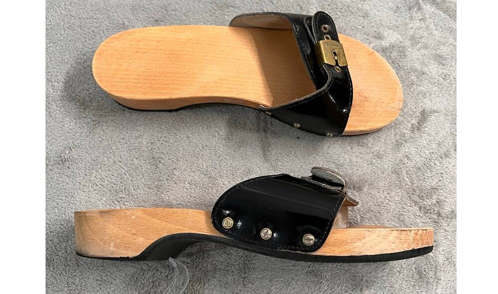Dr. Scholl's Vintage 1980's Black Patent Leather Wooden Slip On Sandal Size 8